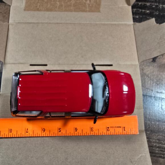 Ertl AMT 1995 Apple Red Chevrolet Blazer 4X4 Dealer Promo - Picture 9 of 11